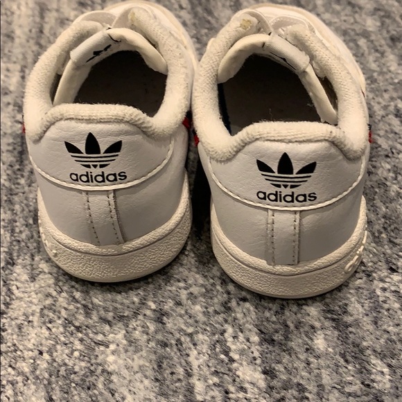 Adidas boys size 7 white sneakers - Picture 4 of 6